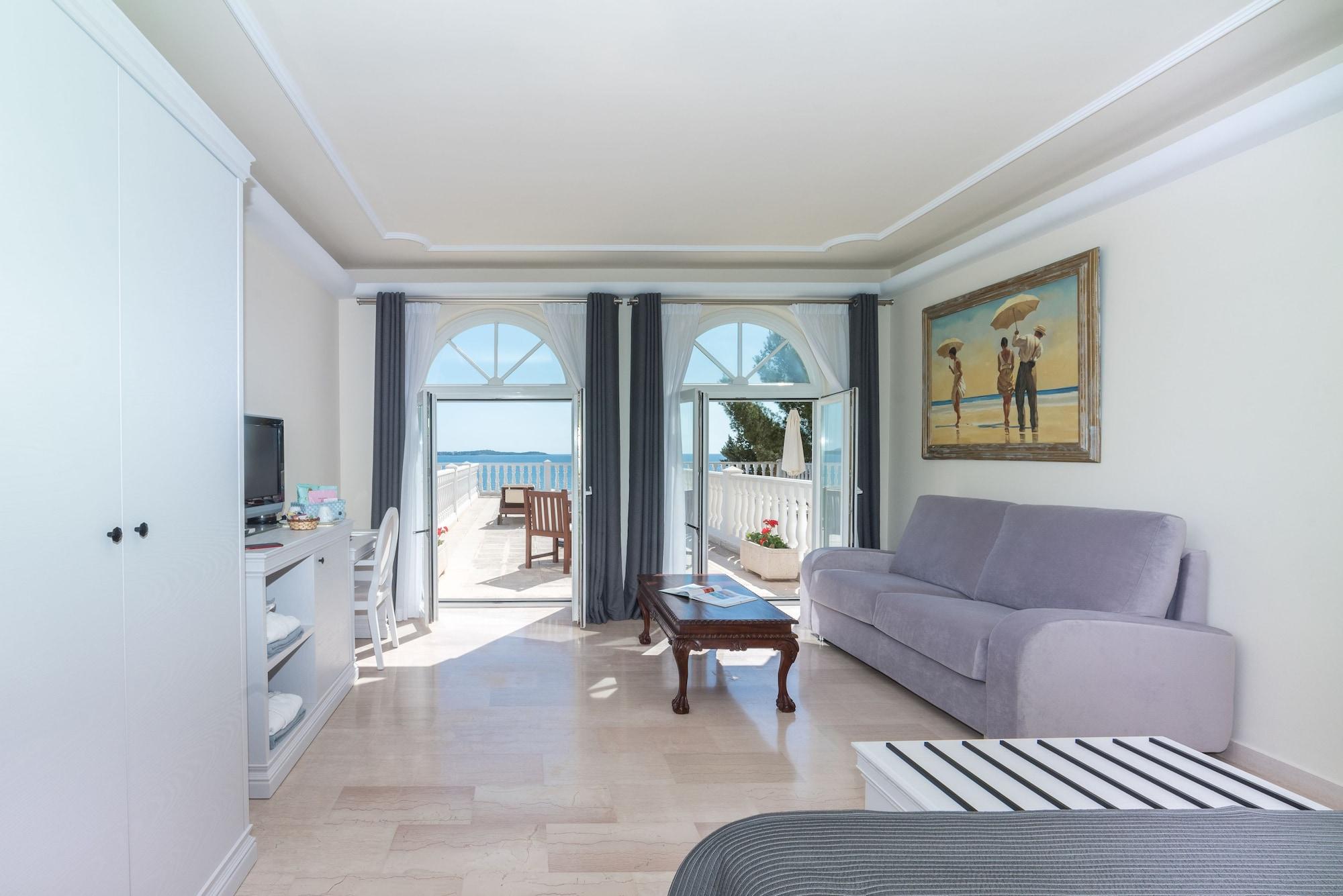 Grand Hotel Palladium Santa Eulalia Del Rio Exterior photo
