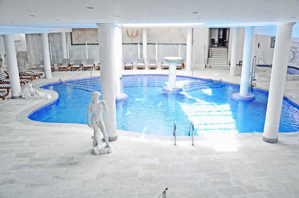 Grand Hotel Palladium Santa Eulalia Del Rio Exterior photo
