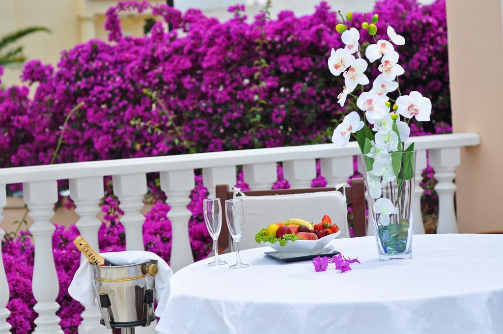 Grand Hotel Palladium Santa Eulalia Del Rio Exterior photo