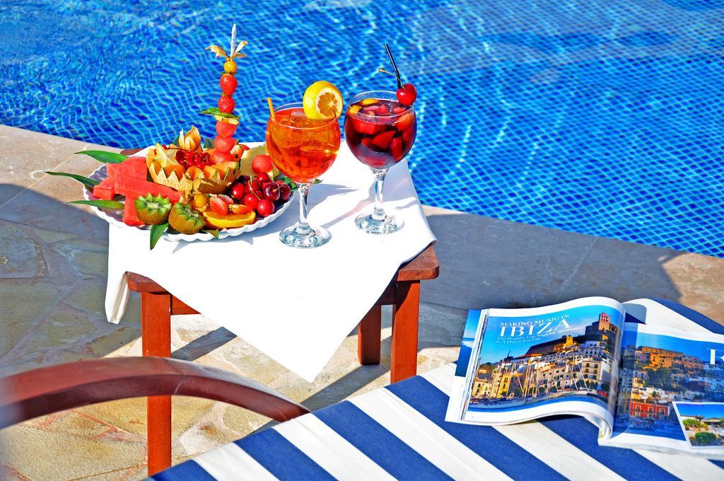 Grand Hotel Palladium Santa Eulalia Del Rio Exterior photo