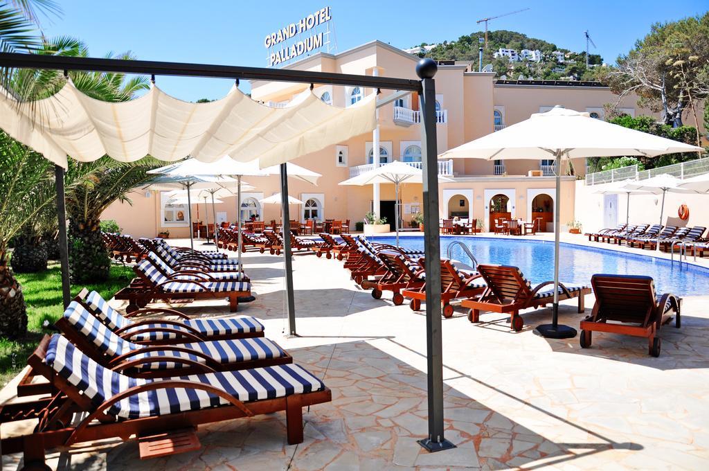 Grand Hotel Palladium Santa Eulalia Del Rio Exterior photo